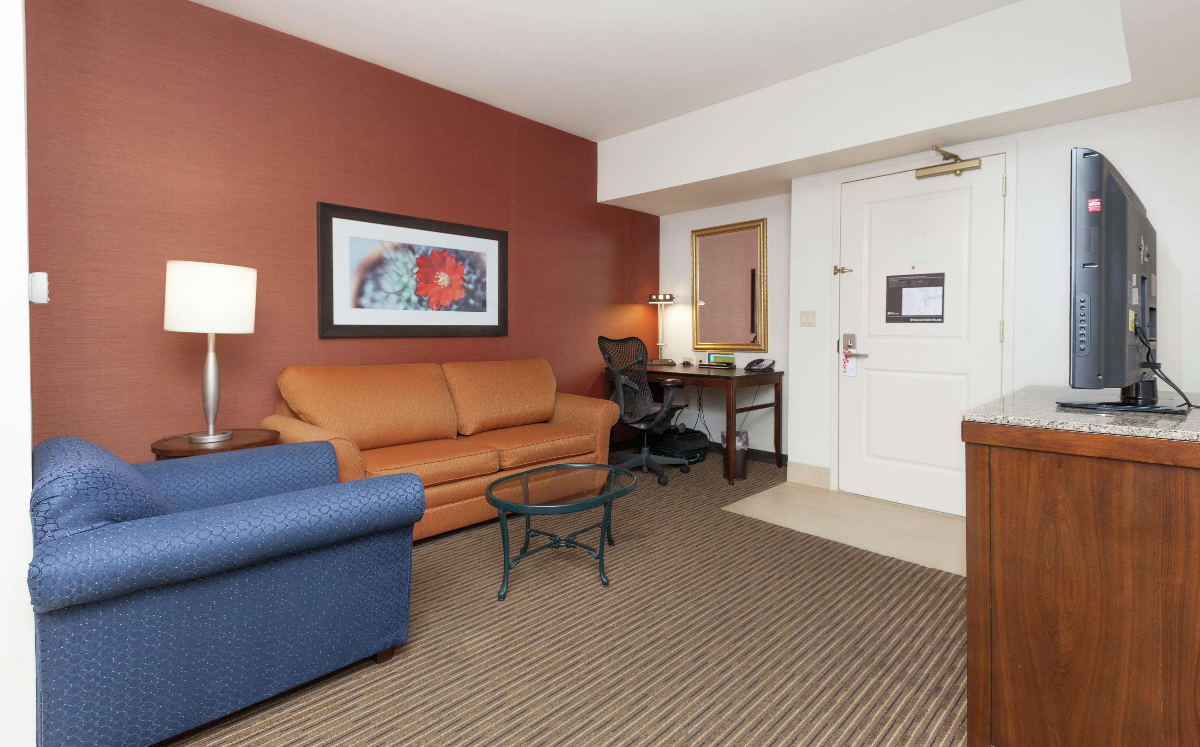 Hilton Garden Inn Palm Springs/רנצ'ו מיראז' מראה חיצוני תמונה