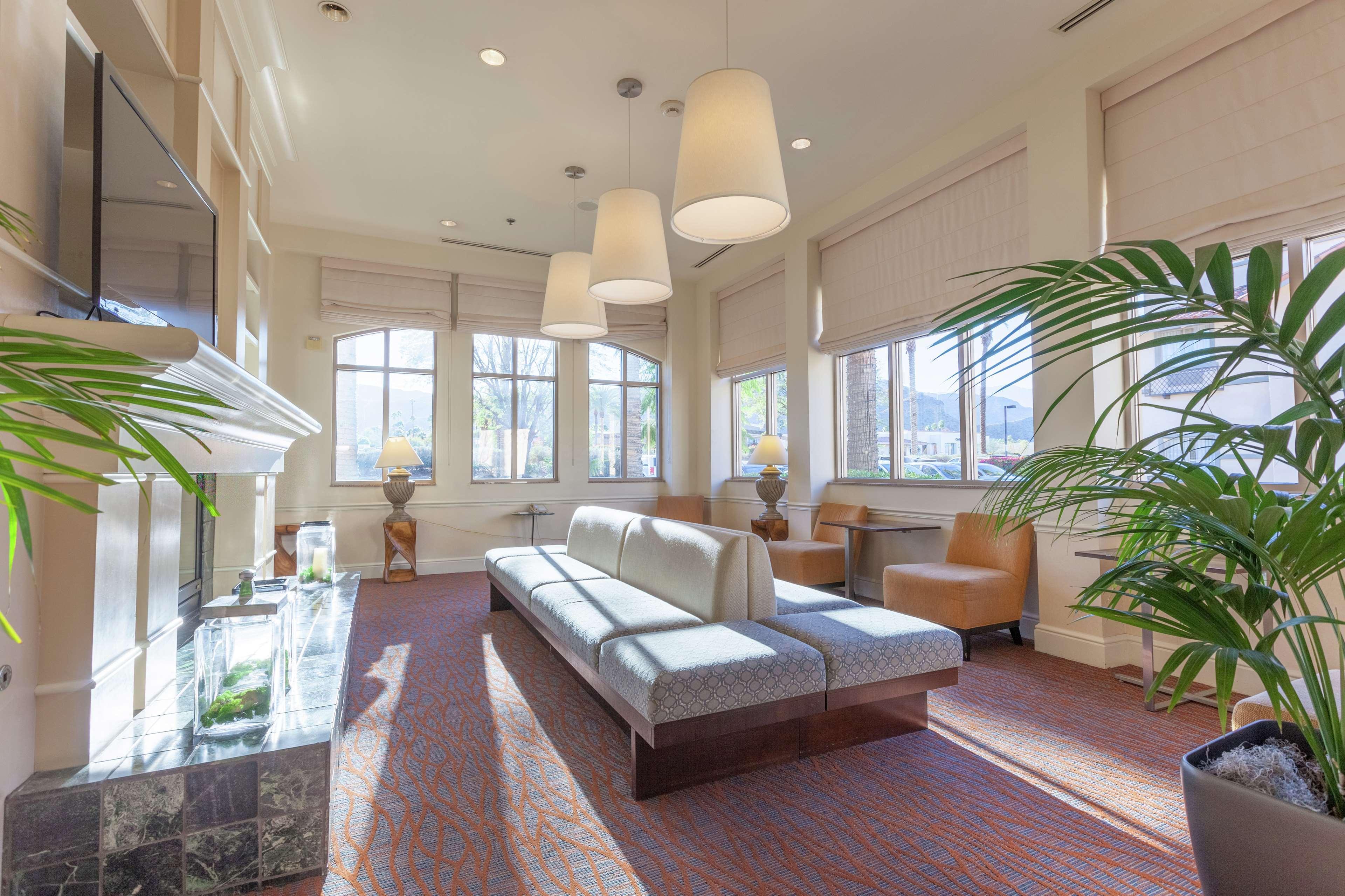 Hilton Garden Inn Palm Springs/רנצ'ו מיראז' מראה חיצוני תמונה