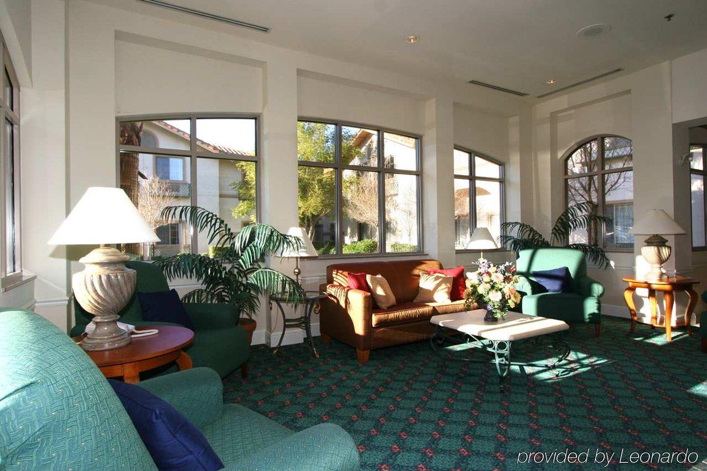 Hilton Garden Inn Palm Springs/רנצ'ו מיראז' מראה פנימי תמונה